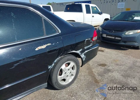 2002 Honda Accord 2.3 Ex/2.3 Se из США, поврежденный, VIN 1HGCG66802A106598